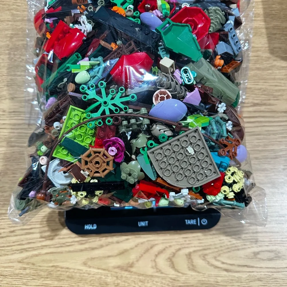 LEGO Bulk Mixed Parts Lot 3 lb 3.7 oz Assorted Bricks Pieces Plants Accessori